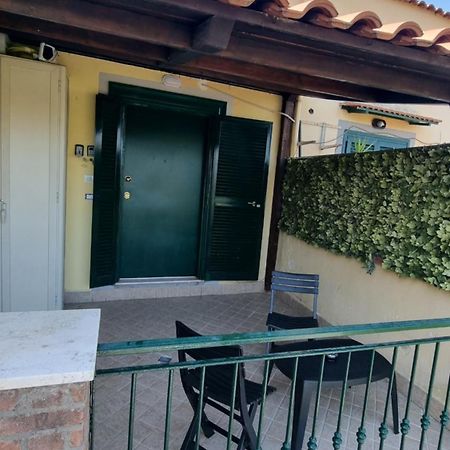 Fly Napoli Bed & Breakfast Bagian luar foto