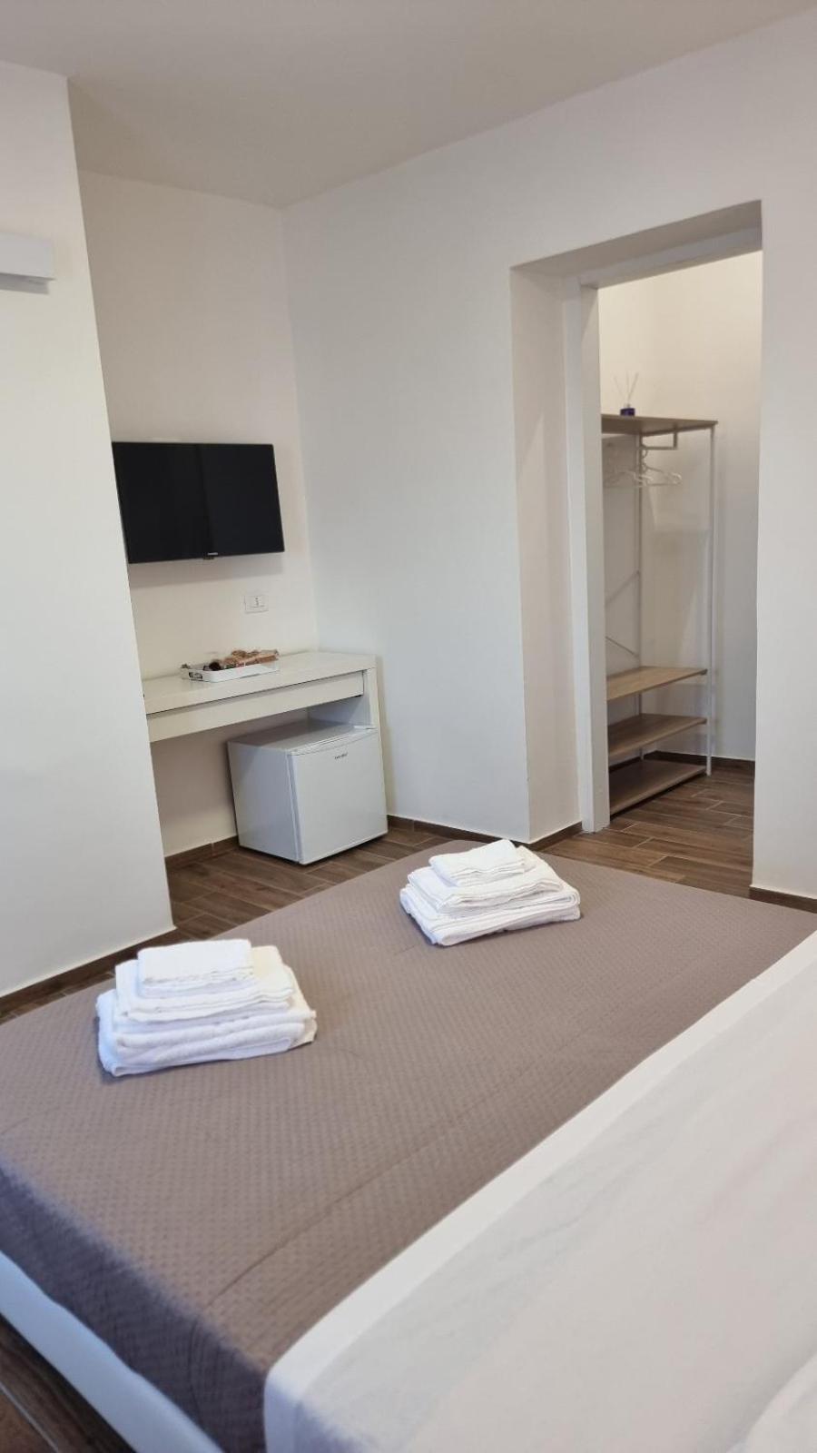 Fly Napoli Bed & Breakfast Bagian luar foto