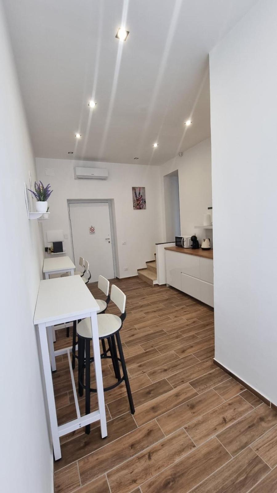 Fly Napoli Bed & Breakfast Bagian luar foto