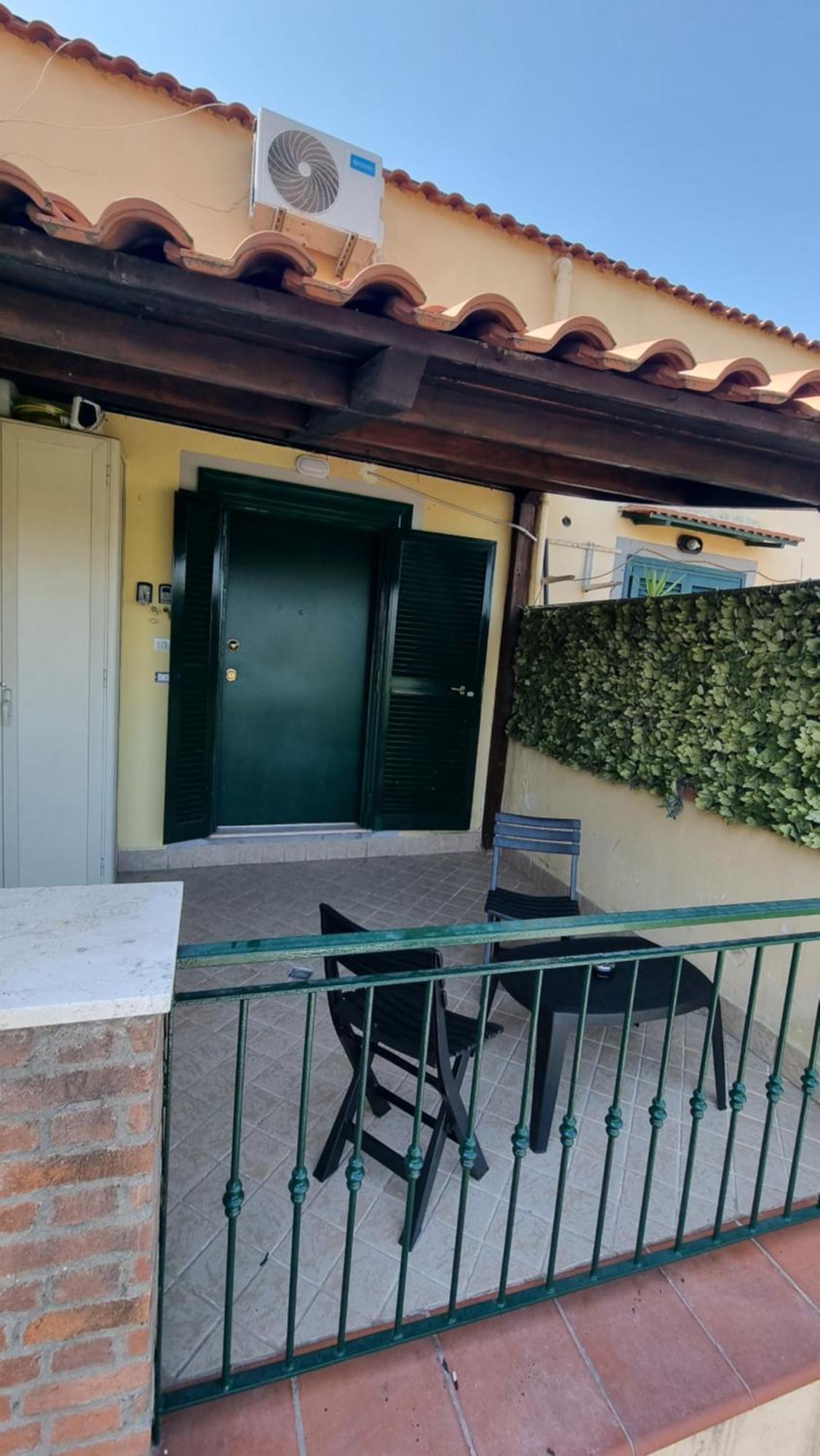 Fly Napoli Bed & Breakfast Bagian luar foto
